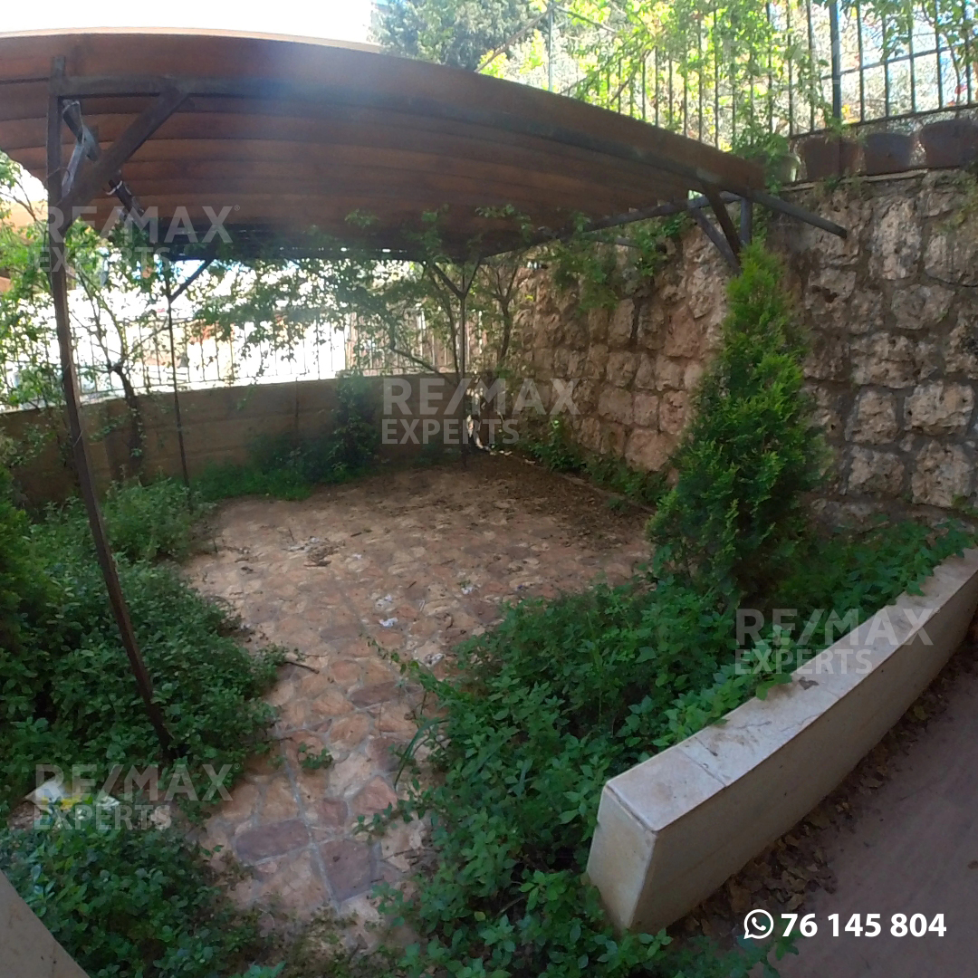 R9-656 Apartment With Garden For Sale in Btouratij – Koura