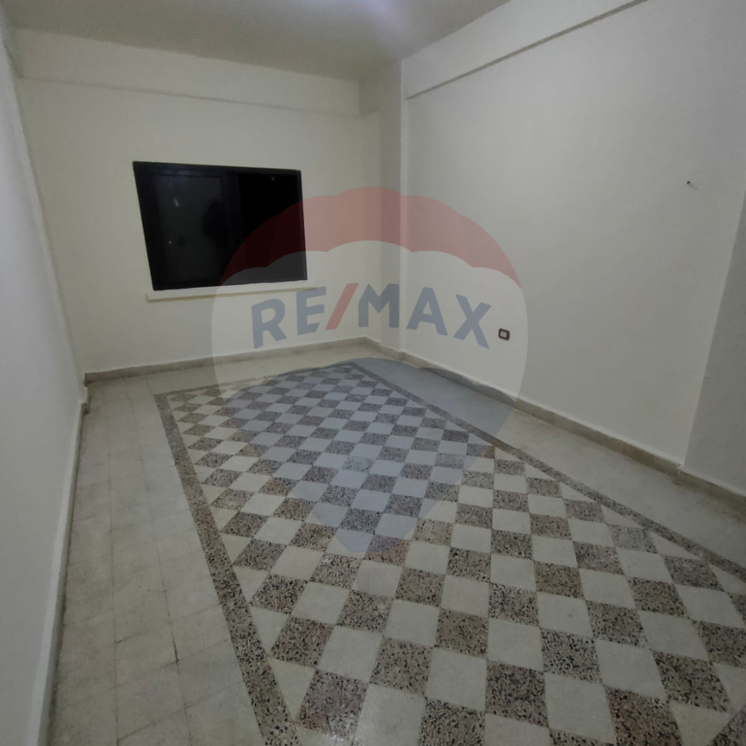R9-1159 Apartment For Sale in Mina – Tripoli