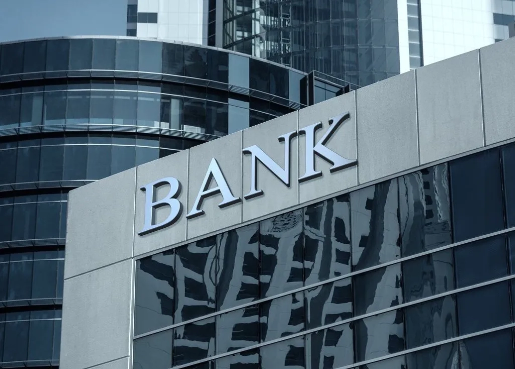Bank for rent Tripoli