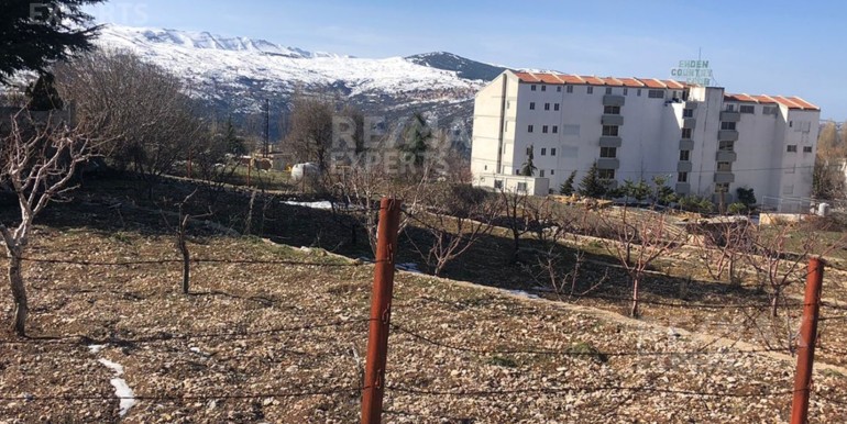 R9-311 Land for sale in Ehden!