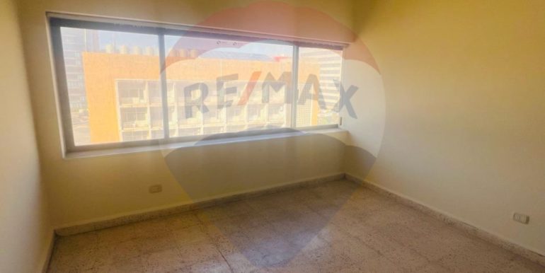 R9-1185 Office For Rent in Boulevard – Tripoli