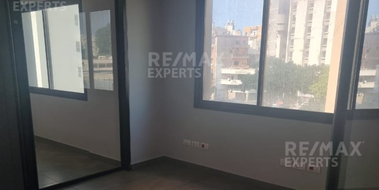 R9-441 Office for rent in Seht Al Nour !