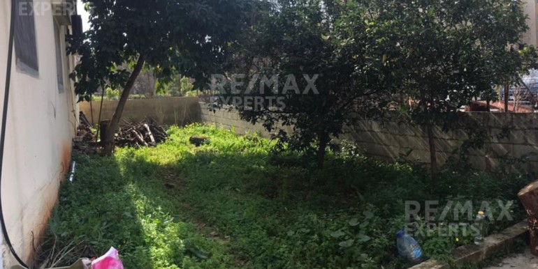 R9-232 Land with 2 built-up houses for sale in Zgharta
